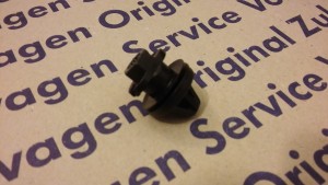 Spinka tapicerki drzwi