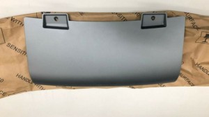 Zaślepka haka TYŁ 8R0807819H Audi Q5 S-line 09-17