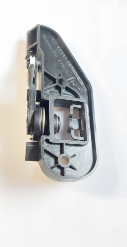 8J1 823 633C Audi TT.jpg